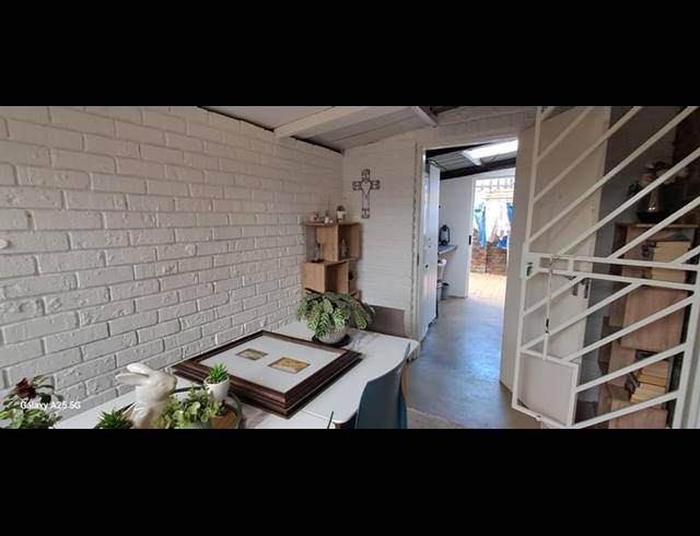 2 BEDROOM HOUSE FOR SALE IN NOORDHEUWEL